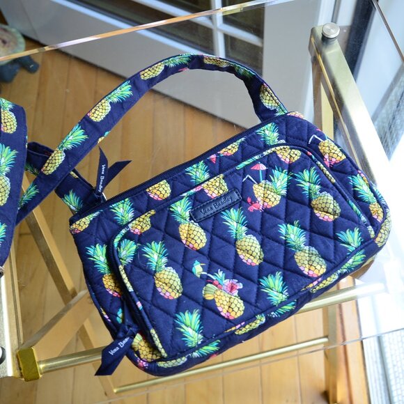 VERA BRADLEY Little Hipster Crossbody Bag Toucan Party Pineapple Navy Purse - Picture 1 of 11